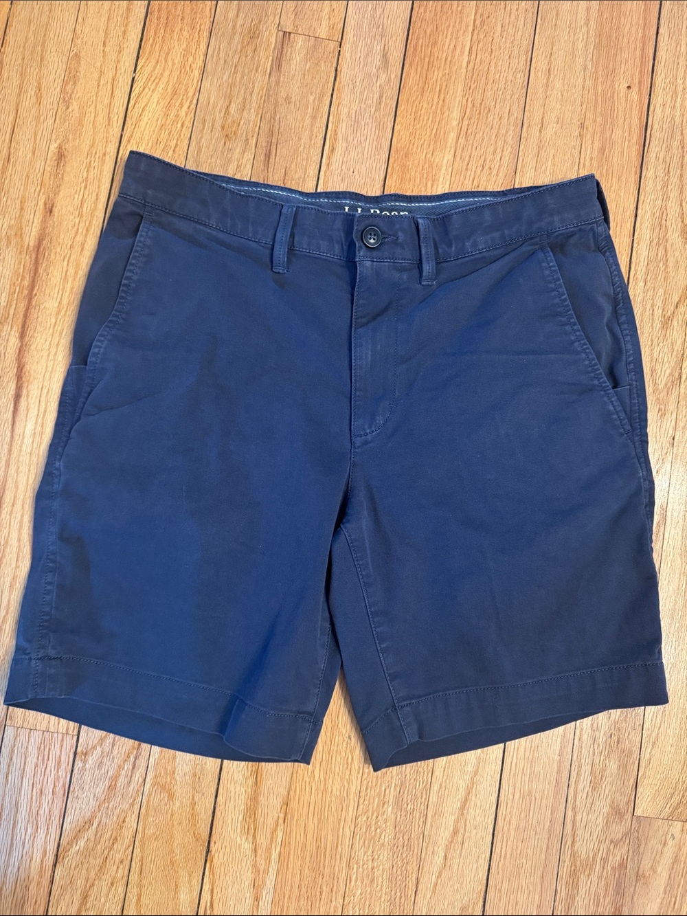 L.L. Bean Shorts Men’s Cotton Navy Flat-Front Chino Shorts 32 W